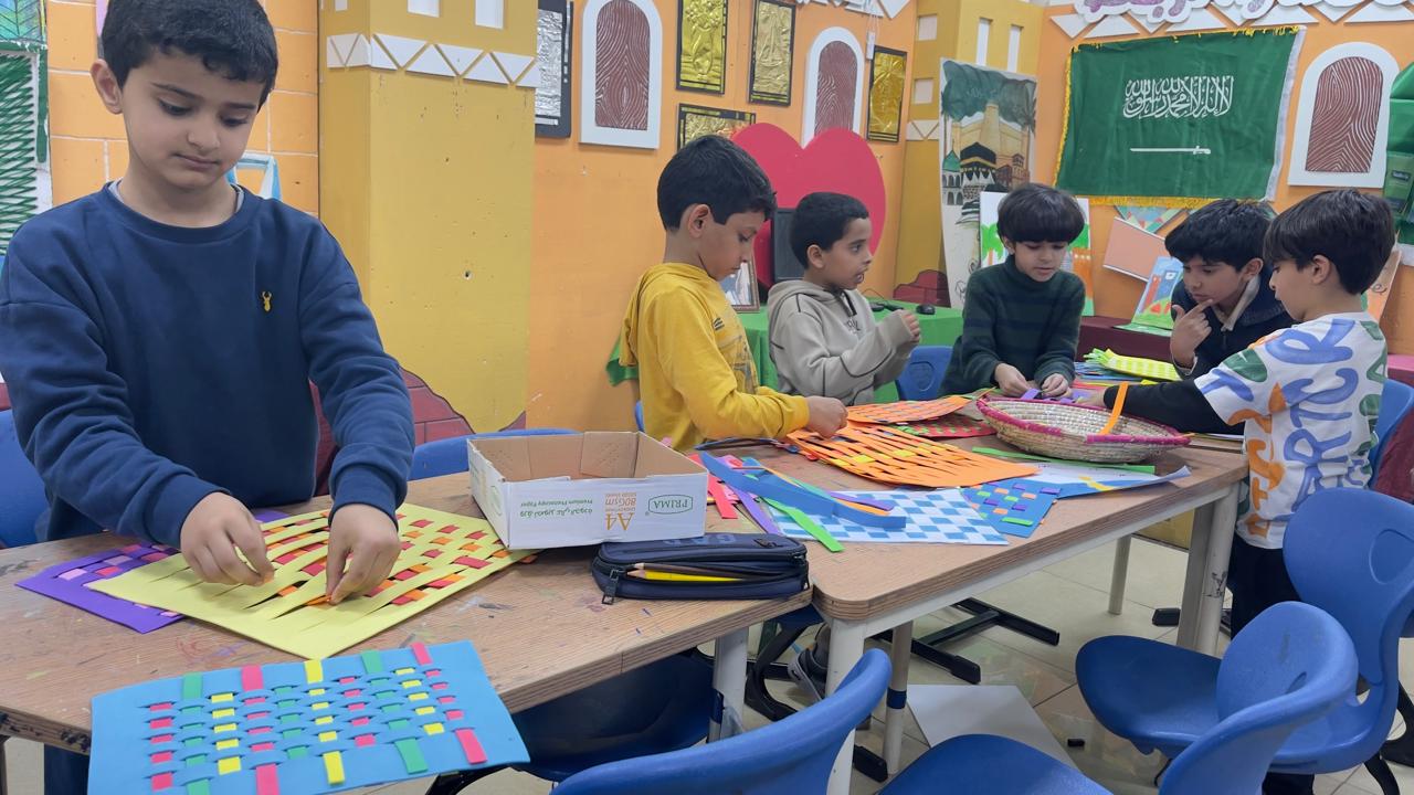 ورشة فنية \"أعمال النسيج \"